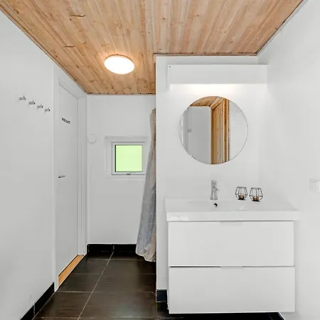 Laetitita - From The Sea By Interhome