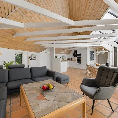 Laetitita - From The Sea By Interhome Feriehus