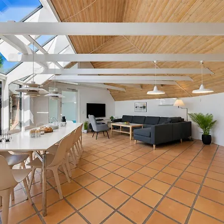 Semesterbostad Laetitita - From The Sea By Interhome